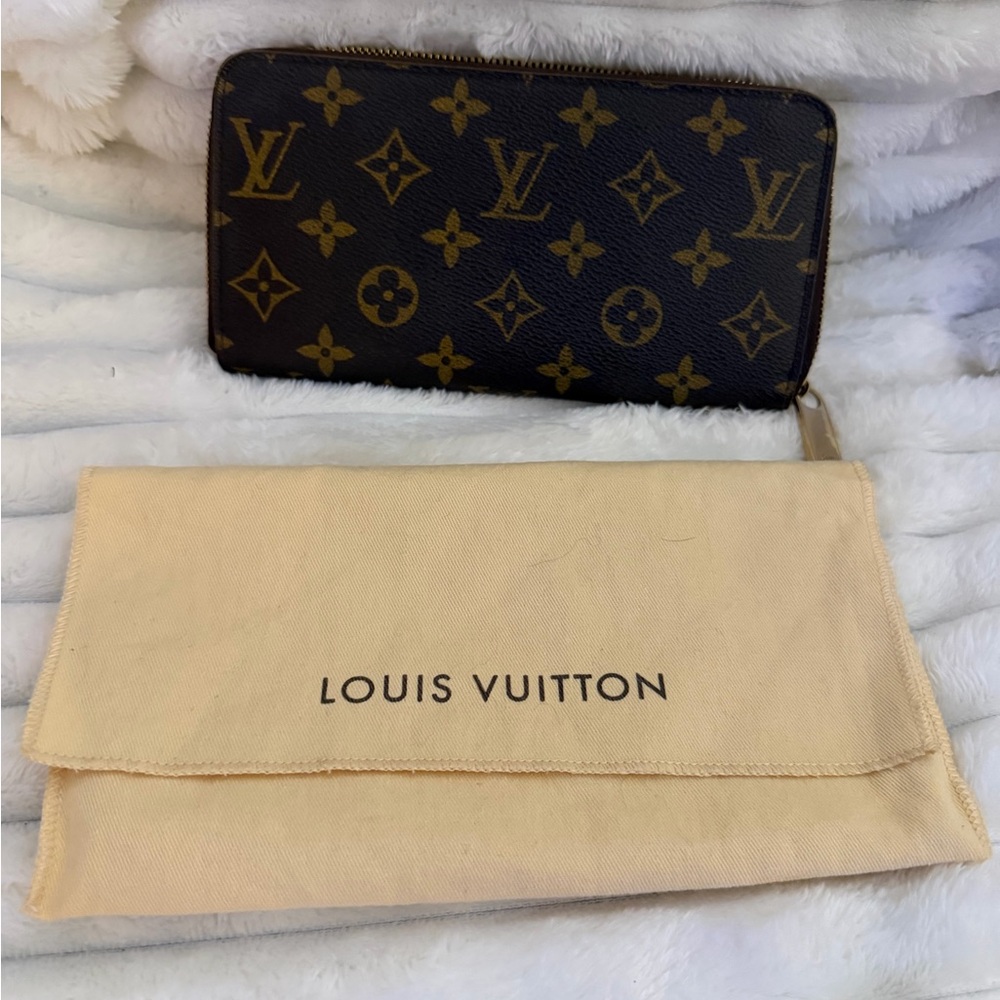 2014 Louis Vuitton Monogram Zippy Wallet